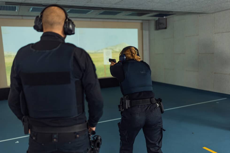 Schiesskino Frankfurt 2 moderne Anlagen Sportschützen +Jäger